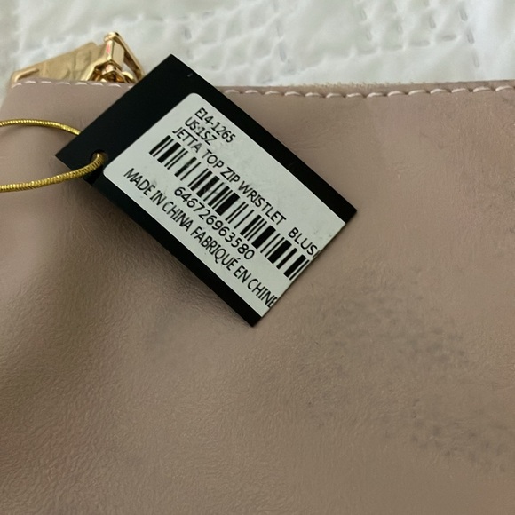 Bebe top zip wristlet blush color - Picture 4 of 6